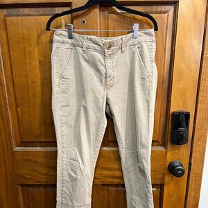 AEO Khaki Pants - 8 Regular